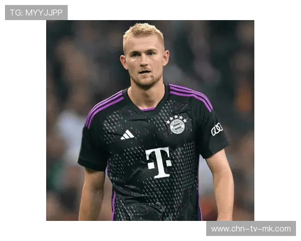 拜仁德利赫特争顶护球训练回归核心